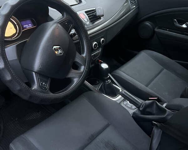 Червоний Рено Меган, об'ємом двигуна 1.5 л та пробігом 170 тис. км за 6450 $, фото 16 на Automoto.ua