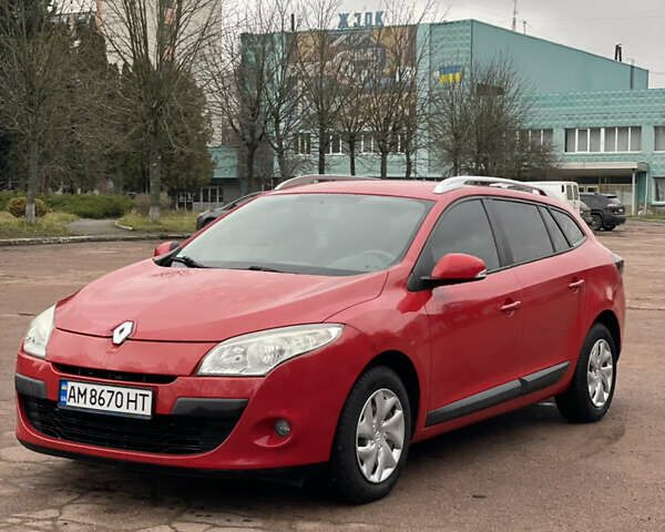 Красный Рено Меган, объемом двигателя 1.6 л и пробегом 208 тыс. км за 6299 $, фото 5 на Automoto.ua