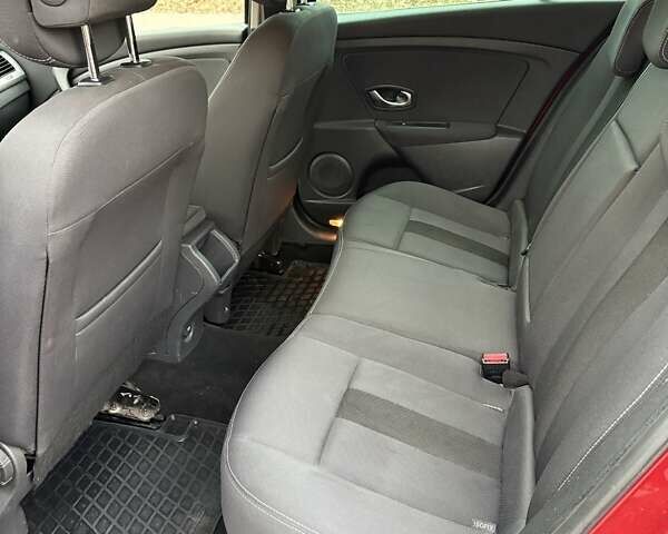 Красный Рено Меган, объемом двигателя 1.46 л и пробегом 229 тыс. км за 7200 $, фото 31 на Automoto.ua