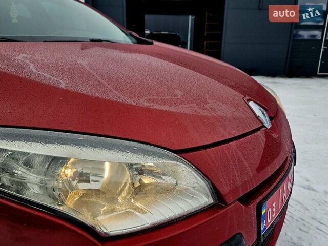 Красный Рено Меган, объемом двигателя 1.6 л и пробегом 180 тыс. км за 7050 $, фото 19 на Automoto.ua