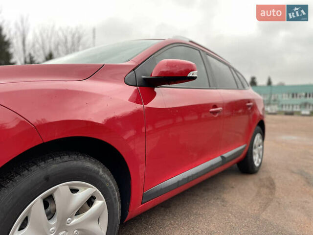 Красный Рено Меган, объемом двигателя 1.6 л и пробегом 208 тыс. км за 6550 $, фото 10 на Automoto.ua