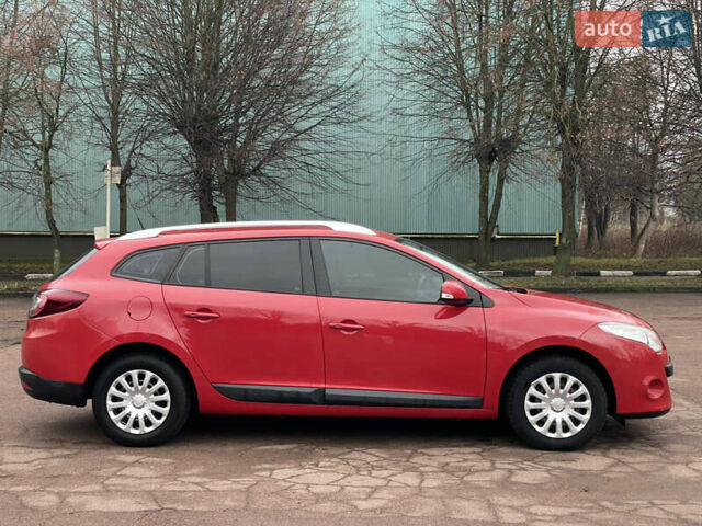 Красный Рено Меган, объемом двигателя 1.6 л и пробегом 208 тыс. км за 6550 $, фото 5 на Automoto.ua