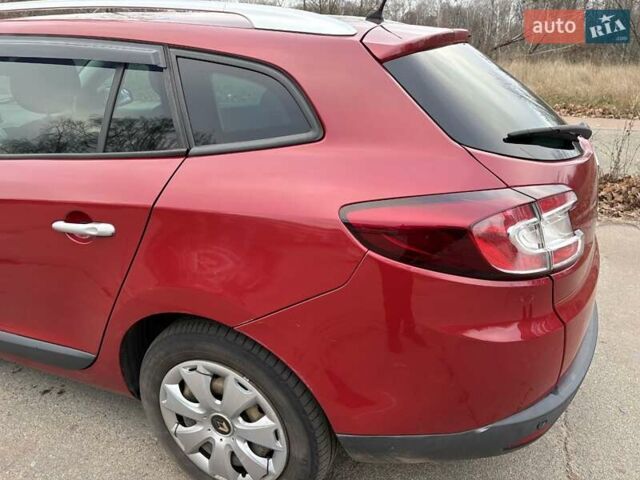 Красный Рено Меган, объемом двигателя 1.46 л и пробегом 229 тыс. км за 7200 $, фото 14 на Automoto.ua