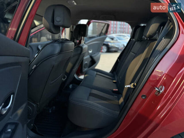 Червоний Рено Меган, об'ємом двигуна 1.46 л та пробігом 240 тис. км за 6800 $, фото 16 на Automoto.ua
