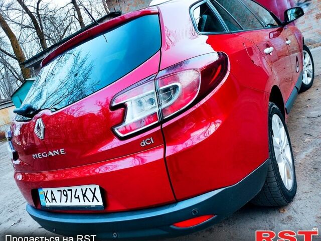 Красный Рено Меган, объемом двигателя 1.5 л и пробегом 300 тыс. км за 6250 $, фото 9 на Automoto.ua