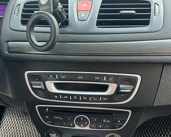 Красный Рено Меган, объемом двигателя 1.46 л и пробегом 210 тыс. км за 7450 $, фото 12 на Automoto.ua