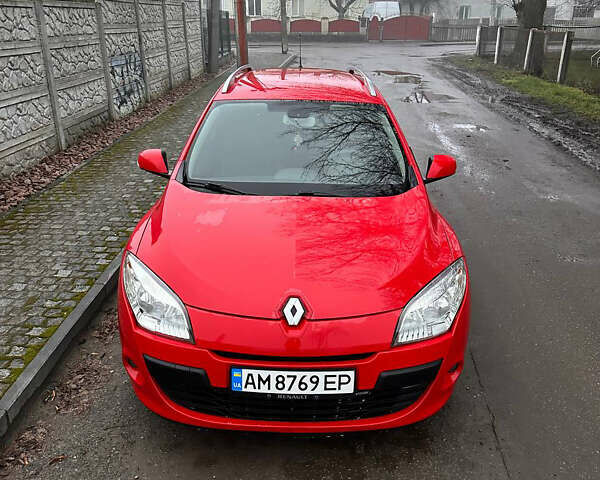 Красный Рено Меган, объемом двигателя 1.46 л и пробегом 264 тыс. км за 6000 $, фото 3 на Automoto.ua