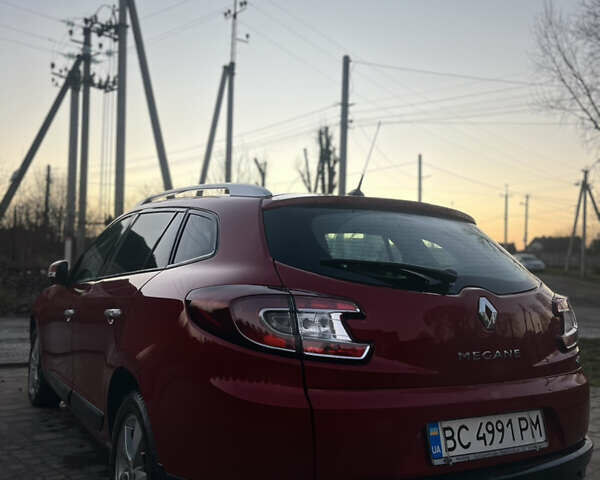 Красный Рено Меган, объемом двигателя 1.46 л и пробегом 202 тыс. км за 7200 $, фото 3 на Automoto.ua