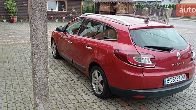 Красный Рено Меган, объемом двигателя 1.46 л и пробегом 304 тыс. км за 5300 $, фото 13 на Automoto.ua