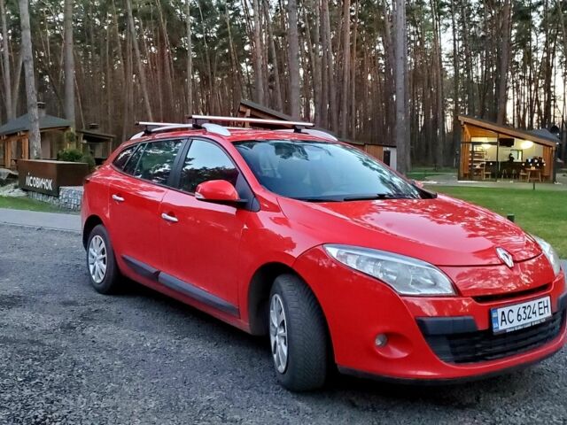 Красный Рено Меган, объемом двигателя 0 л и пробегом 255 тыс. км за 5750 $, фото 1 на Automoto.ua