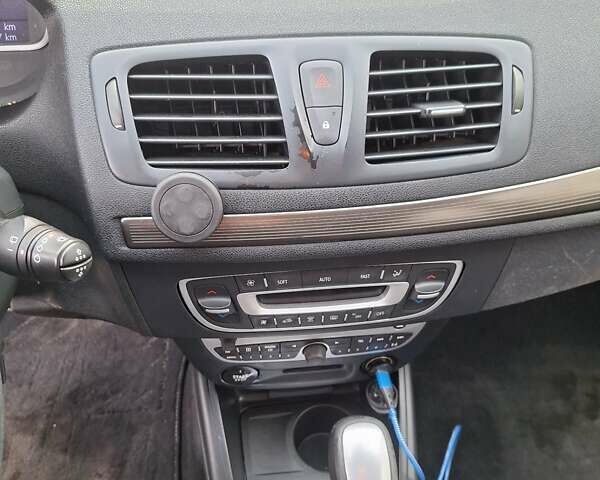 Красный Рено Меган, объемом двигателя 1.46 л и пробегом 252 тыс. км за 7800 $, фото 15 на Automoto.ua