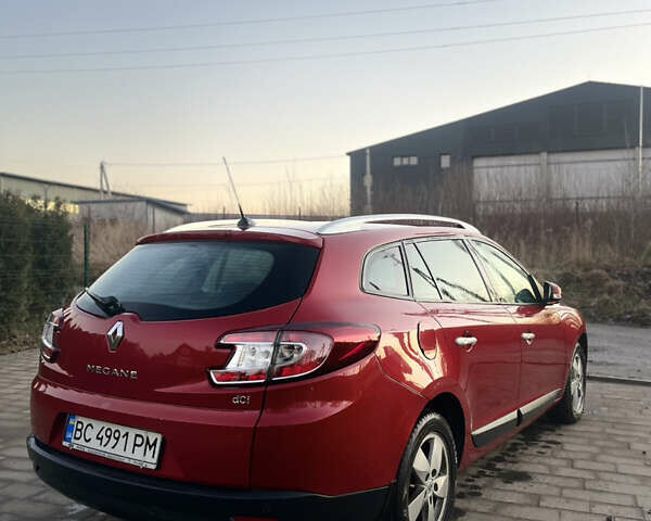 Красный Рено Меган, объемом двигателя 1.46 л и пробегом 202 тыс. км за 7200 $, фото 5 на Automoto.ua