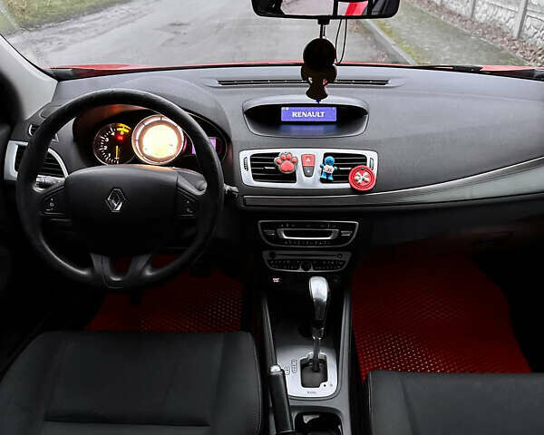 Красный Рено Меган, объемом двигателя 1.46 л и пробегом 264 тыс. км за 6000 $, фото 12 на Automoto.ua