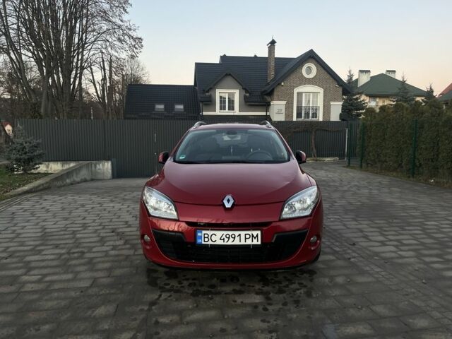 Красный Рено Меган, объемом двигателя 1.5 л и пробегом 202 тыс. км за 7200 $, фото 5 на Automoto.ua