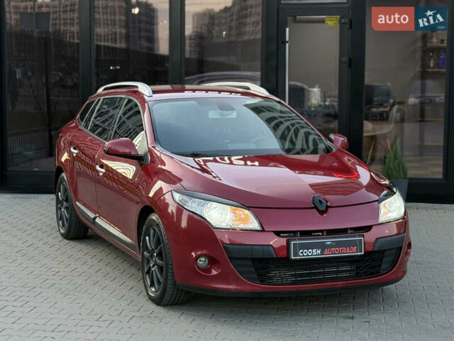 Червоний Рено Меган, об'ємом двигуна 1.46 л та пробігом 240 тис. км за 6800 $, фото 3 на Automoto.ua