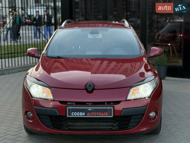 Червоний Рено Меган, об'ємом двигуна 1.46 л та пробігом 240 тис. км за 6800 $, фото 4 на Automoto.ua