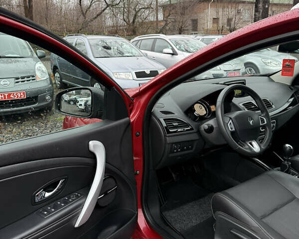 Красный Рено Меган, объемом двигателя 1.5 л и пробегом 219 тыс. км за 8900 $, фото 18 на Automoto.ua