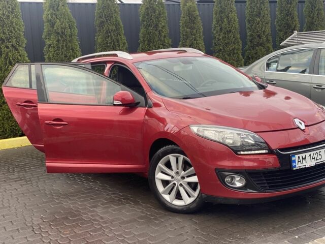 Красный Рено Меган, объемом двигателя 1.5 л и пробегом 285 тыс. км за 7700 $, фото 4 на Automoto.ua