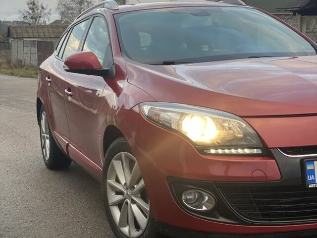 Красный Рено Меган, объемом двигателя 1.5 л и пробегом 285 тыс. км за 7700 $, фото 3 на Automoto.ua