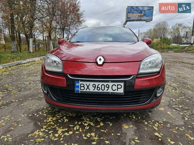 Красный Рено Меган, объемом двигателя 1.5 л и пробегом 295 тыс. км за 6500 $, фото 15 на Automoto.ua