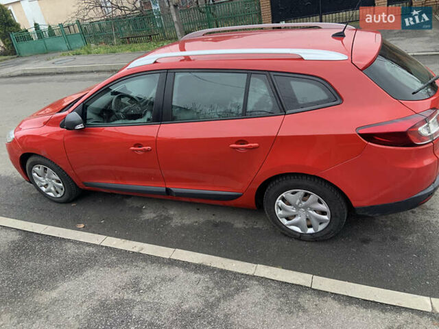 Червоний Рено Меган, об'ємом двигуна 1.46 л та пробігом 250 тис. км за 6800 $, фото 3 на Automoto.ua