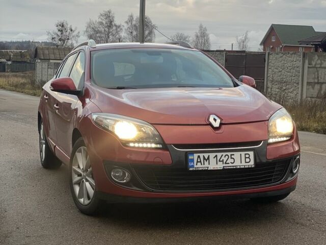 Красный Рено Меган, объемом двигателя 1.5 л и пробегом 285 тыс. км за 7700 $, фото 2 на Automoto.ua