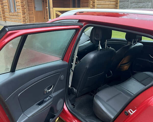 Красный Рено Меган, объемом двигателя 1.46 л и пробегом 220 тыс. км за 6350 $, фото 35 на Automoto.ua