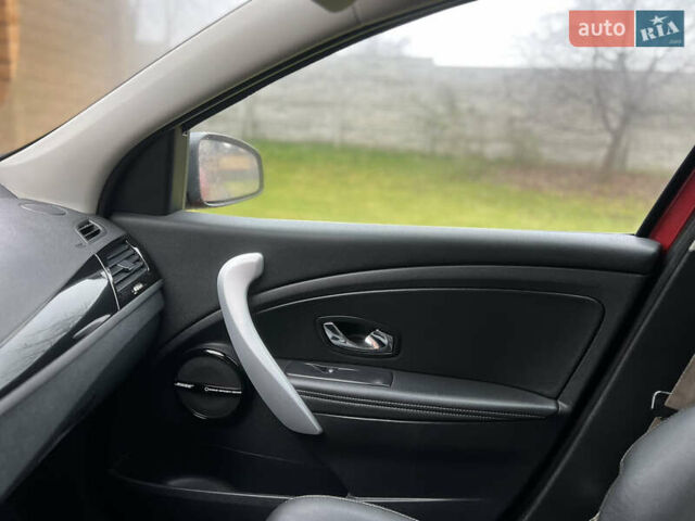 Красный Рено Меган, объемом двигателя 1.46 л и пробегом 220 тыс. км за 6350 $, фото 30 на Automoto.ua