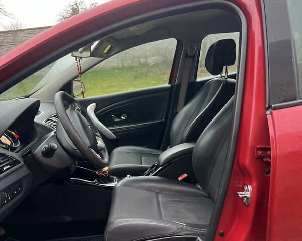 Красный Рено Меган, объемом двигателя 1.46 л и пробегом 220 тыс. км за 6350 $, фото 34 на Automoto.ua