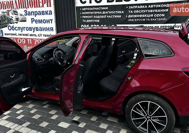 Красный Рено Меган, объемом двигателя 1.46 л и пробегом 263 тыс. км за 8300 $, фото 11 на Automoto.ua