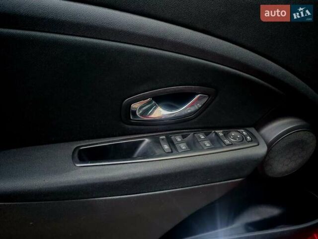 Красный Рено Меган, объемом двигателя 1.5 л и пробегом 244 тыс. км за 7199 $, фото 24 на Automoto.ua