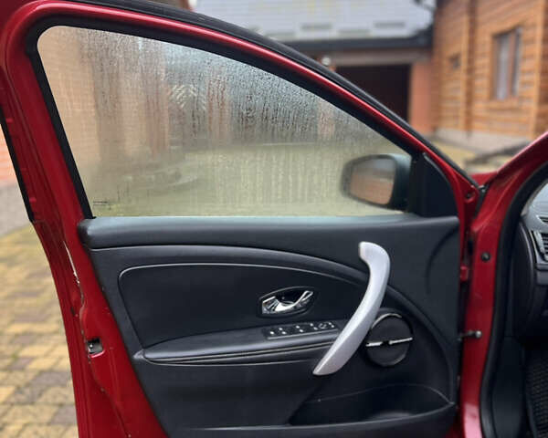 Красный Рено Меган, объемом двигателя 1.46 л и пробегом 220 тыс. км за 6350 $, фото 26 на Automoto.ua