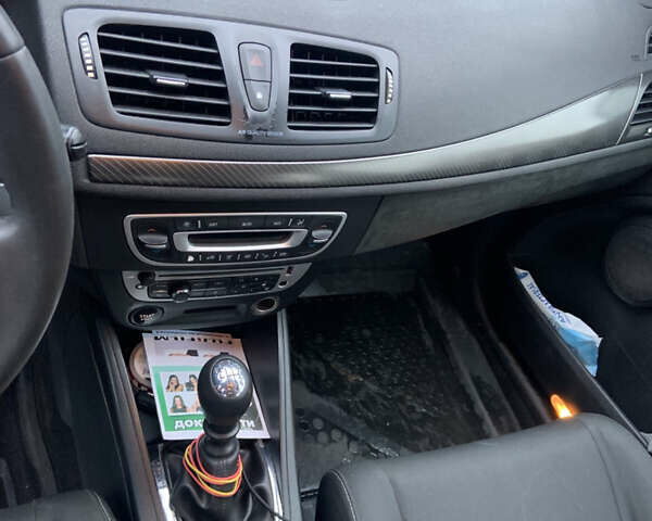 Червоний Рено Меган, об'ємом двигуна 1.46 л та пробігом 250 тис. км за 6800 $, фото 4 на Automoto.ua