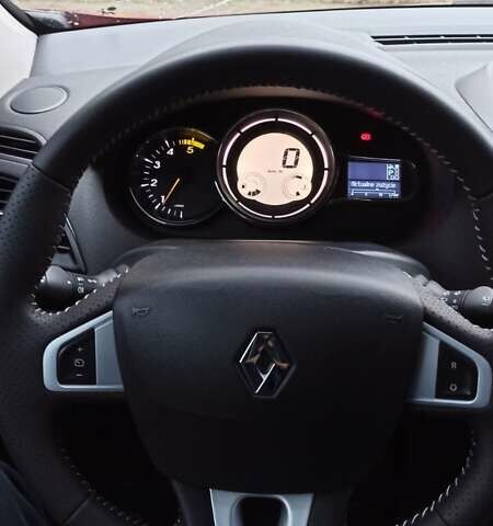 Красный Рено Меган, объемом двигателя 1.5 л и пробегом 239 тыс. км за 8700 $, фото 12 на Automoto.ua