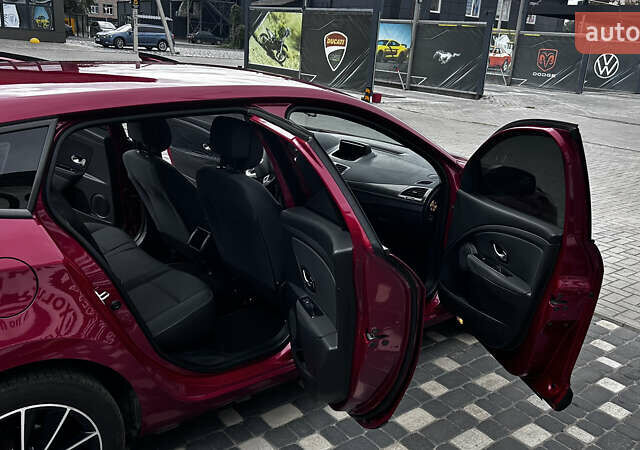 Красный Рено Меган, объемом двигателя 1.46 л и пробегом 263 тыс. км за 8300 $, фото 12 на Automoto.ua