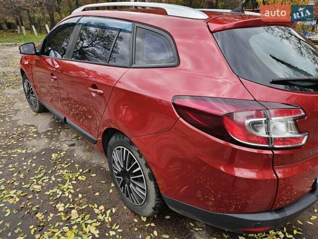 Красный Рено Меган, объемом двигателя 1.5 л и пробегом 295 тыс. км за 6500 $, фото 13 на Automoto.ua