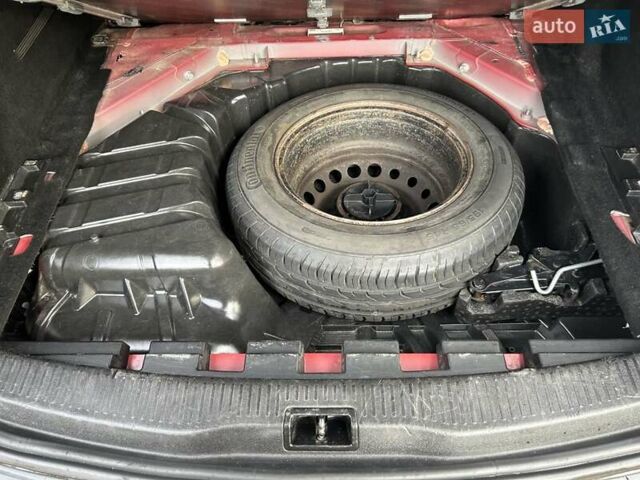 Красный Рено Меган, объемом двигателя 1.46 л и пробегом 224 тыс. км за 7000 $, фото 4 на Automoto.ua