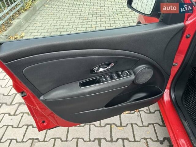 Красный Рено Меган, объемом двигателя 1.46 л и пробегом 224 тыс. км за 7000 $, фото 14 на Automoto.ua