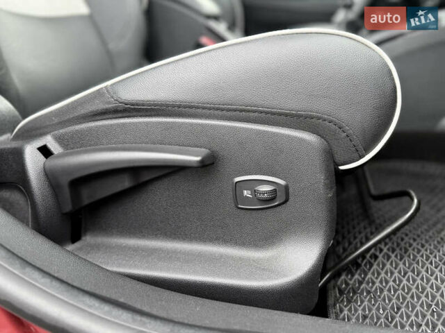 Червоний Рено Меган, об'ємом двигуна 1.5 л та пробігом 197 тис. км за 9200 $, фото 19 на Automoto.ua