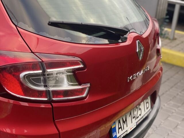 Красный Рено Меган, объемом двигателя 1.5 л и пробегом 285 тыс. км за 7700 $, фото 6 на Automoto.ua