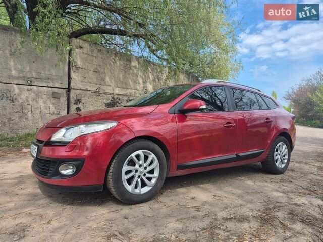 Червоний Рено Меган, об'ємом двигуна 1.46 л та пробігом 270 тис. км за 6200 $, фото 2 на Automoto.ua