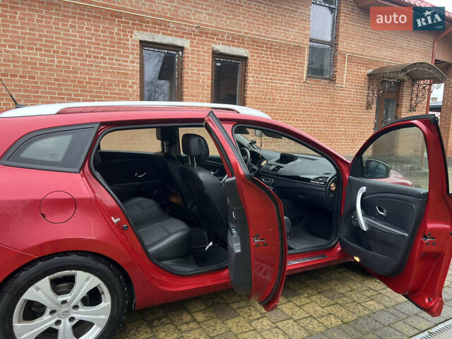 Красный Рено Меган, объемом двигателя 1.46 л и пробегом 220 тыс. км за 6350 $, фото 12 на Automoto.ua