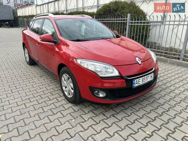 Красный Рено Меган, объемом двигателя 1.46 л и пробегом 224 тыс. км за 7000 $, фото 12 на Automoto.ua