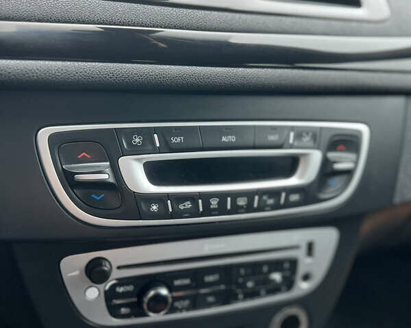 Красный Рено Меган, объемом двигателя 1.46 л и пробегом 220 тыс. км за 6350 $, фото 36 на Automoto.ua