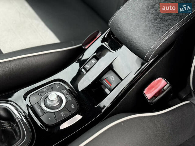 Червоний Рено Меган, об'ємом двигуна 1.5 л та пробігом 197 тис. км за 9200 $, фото 33 на Automoto.ua