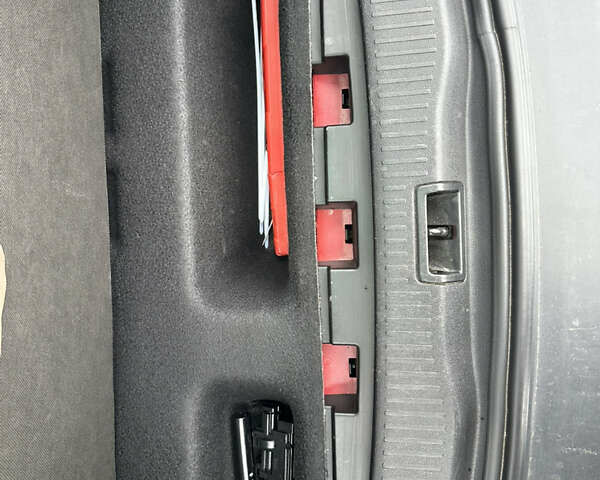 Красный Рено Меган, объемом двигателя 1.46 л и пробегом 225 тыс. км за 7900 $, фото 26 на Automoto.ua