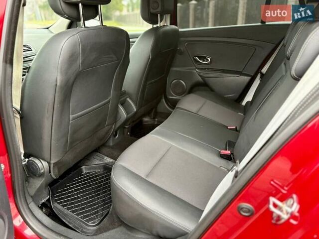 Червоний Рено Меган, об'ємом двигуна 1.46 л та пробігом 248 тис. км за 8350 $, фото 22 на Automoto.ua