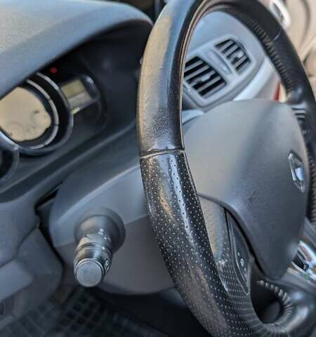 Красный Рено Меган, объемом двигателя 1.46 л и пробегом 187 тыс. км за 9500 $, фото 12 на Automoto.ua