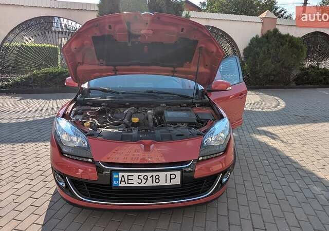 Красный Рено Меган, объемом двигателя 1.46 л и пробегом 187 тыс. км за 9500 $, фото 24 на Automoto.ua