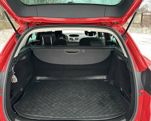 Красный Рено Меган, объемом двигателя 1.46 л и пробегом 225 тыс. км за 7900 $, фото 23 на Automoto.ua